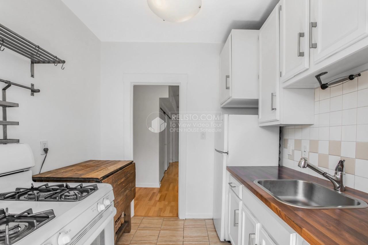 1441 Jefferson St - Photo 5 of 33