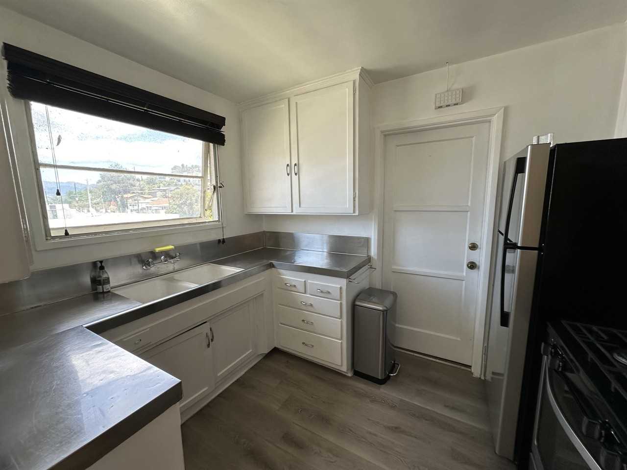 2475 Silver Lake Blvd #2475C - Photo 6 of 42