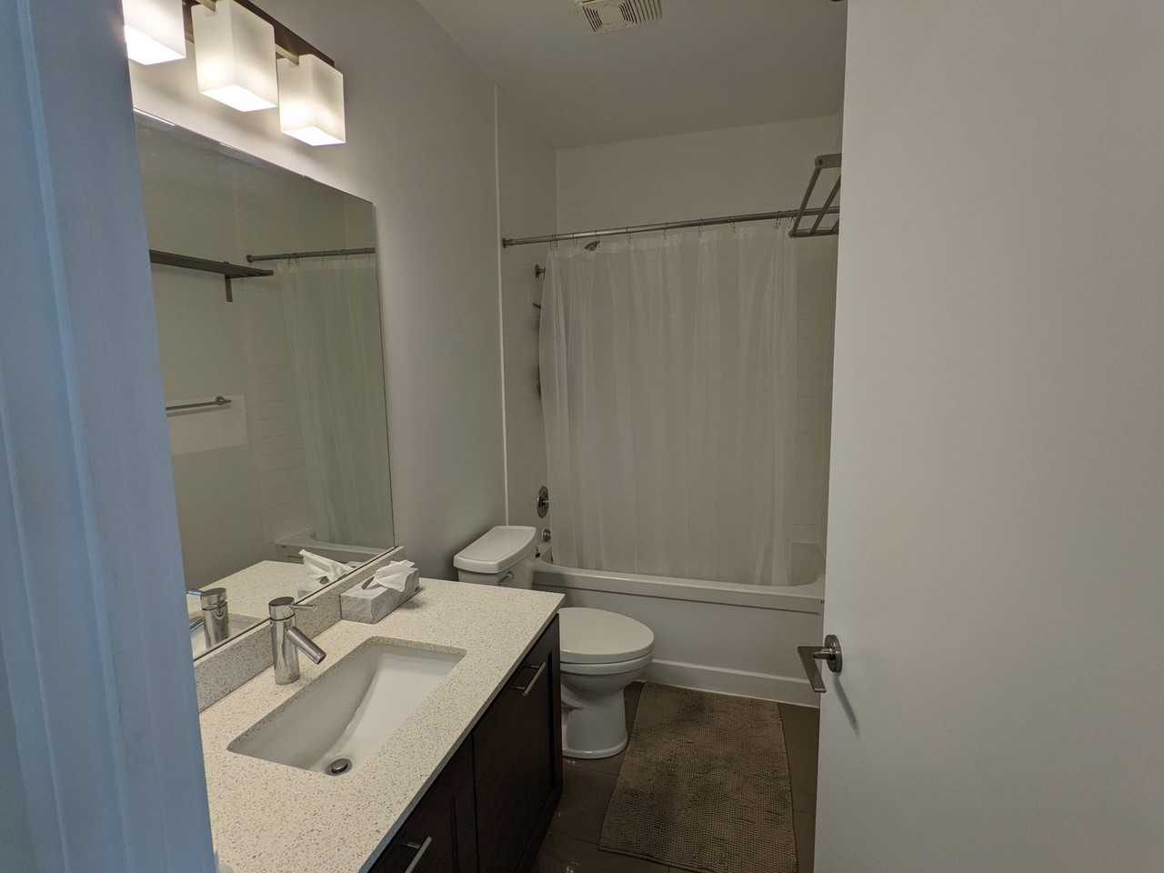 Bathurst St & Fort York Blvd #208 - Photo 5 of 9