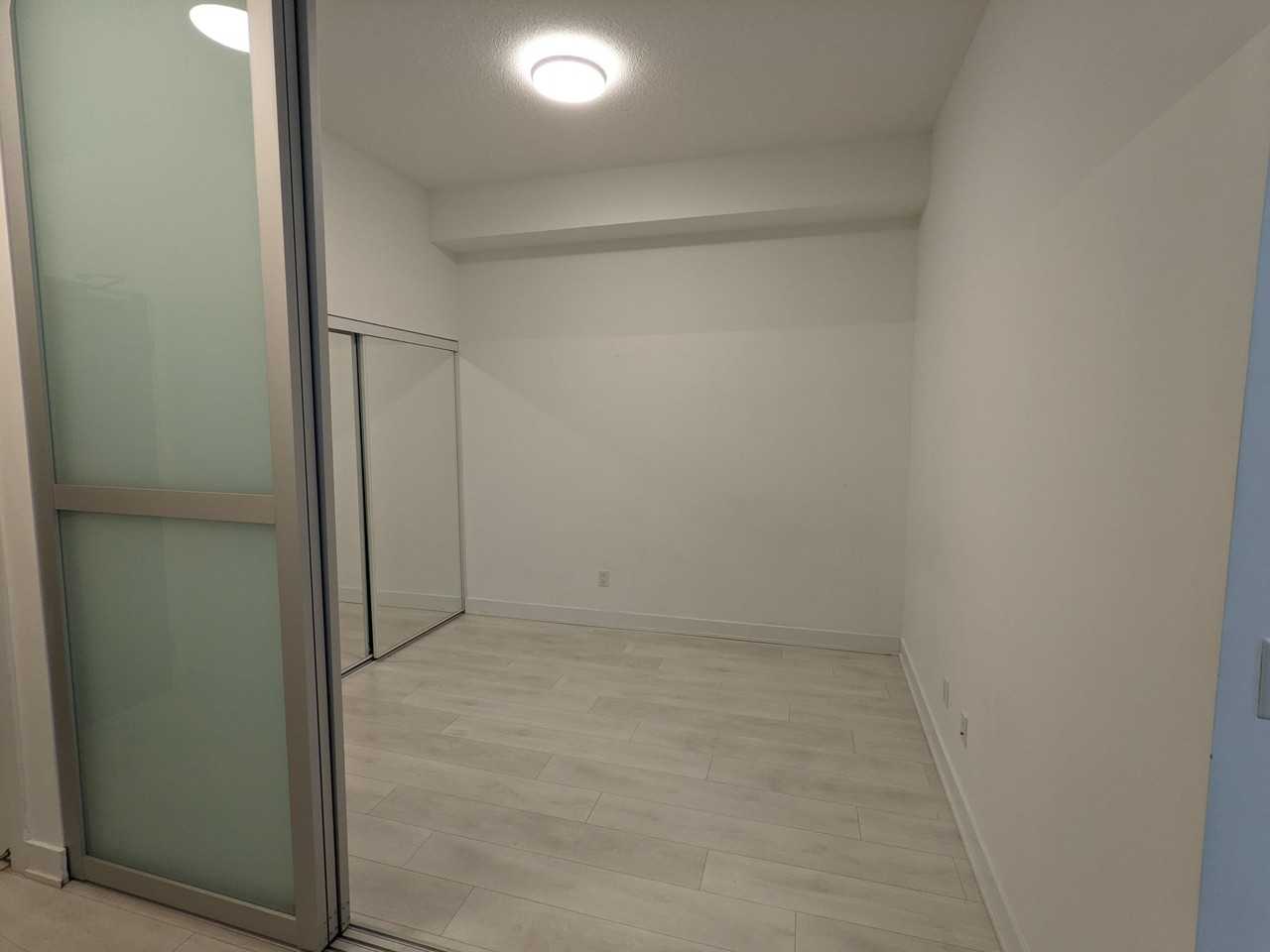 Bathurst St & Fort York Blvd #208 - Photo 6 of 9