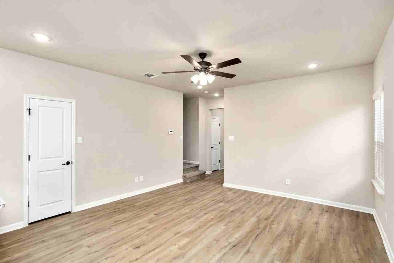 855 Soria Pl #101 - Photo 7 of 33