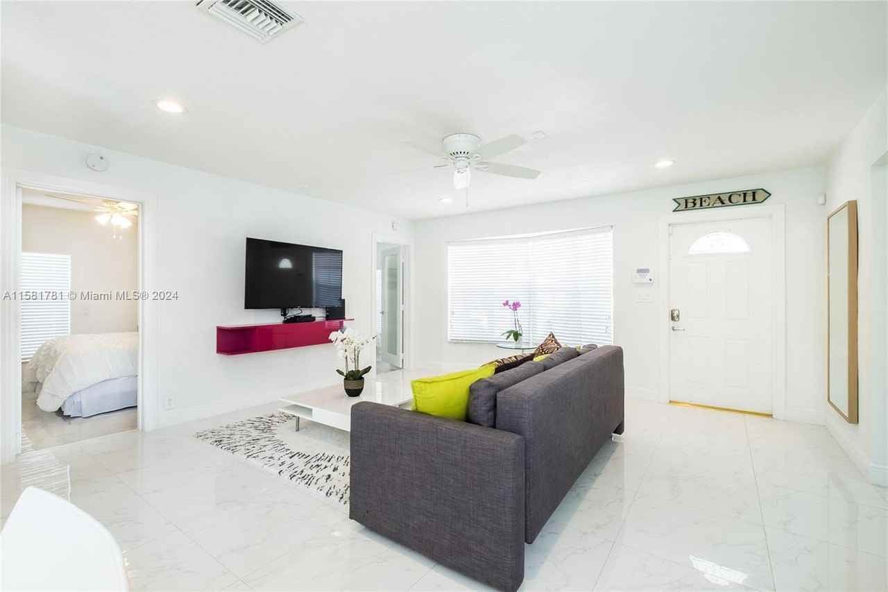 210 Se 4th St #0 - Photo 2 of 16