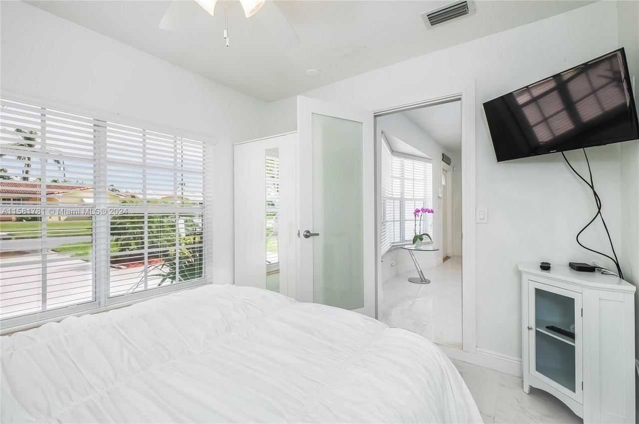 210 Se 4th St #0 - Photo 7 of 16