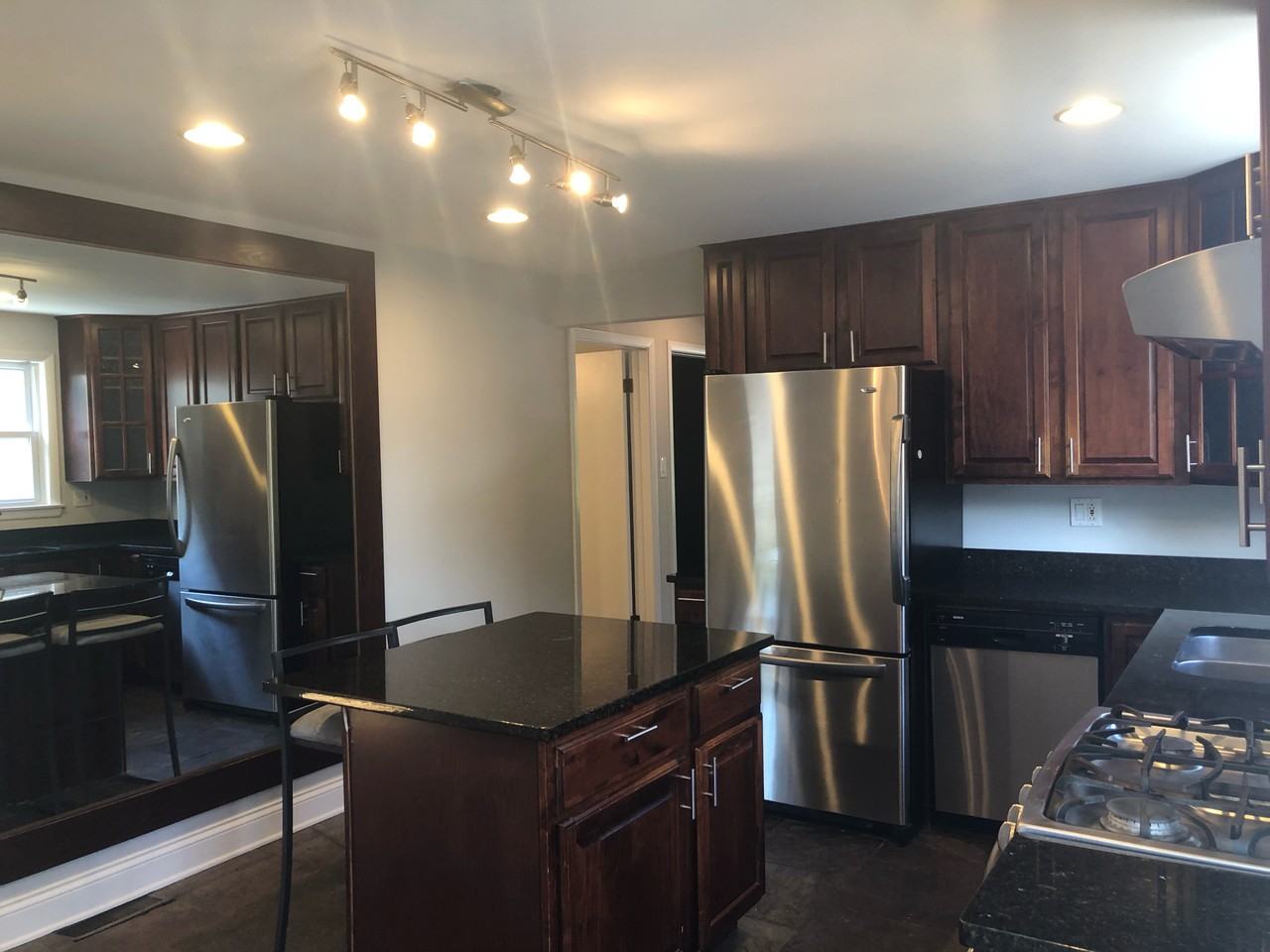 925 S La Grange Rd - Photo 2 of 17