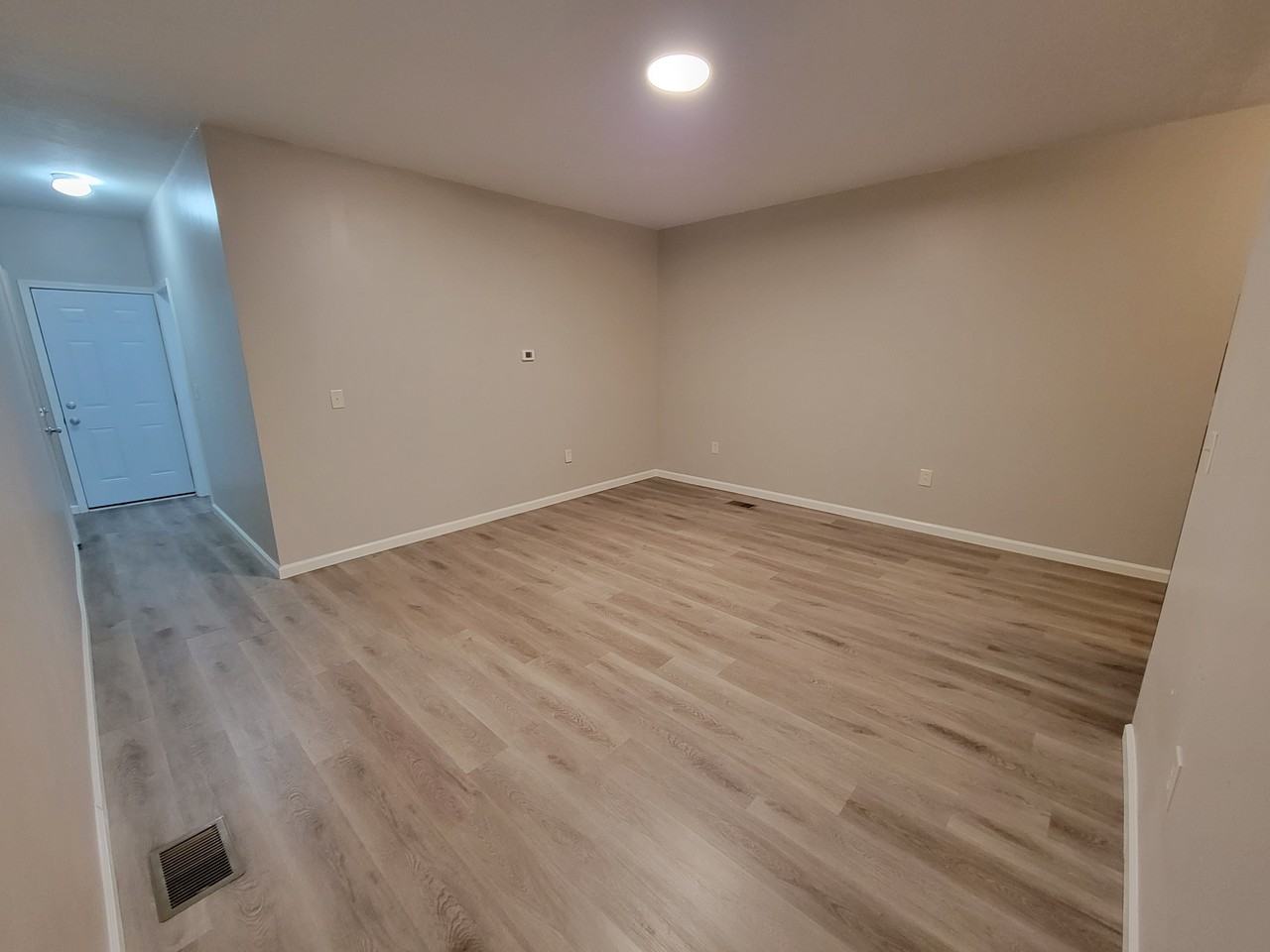 591 Pike St #A - Photo 3 of 8