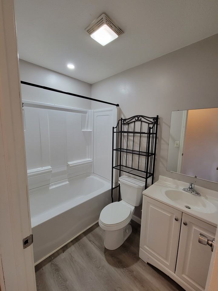 591 Pike St #A - Photo 4 of 8