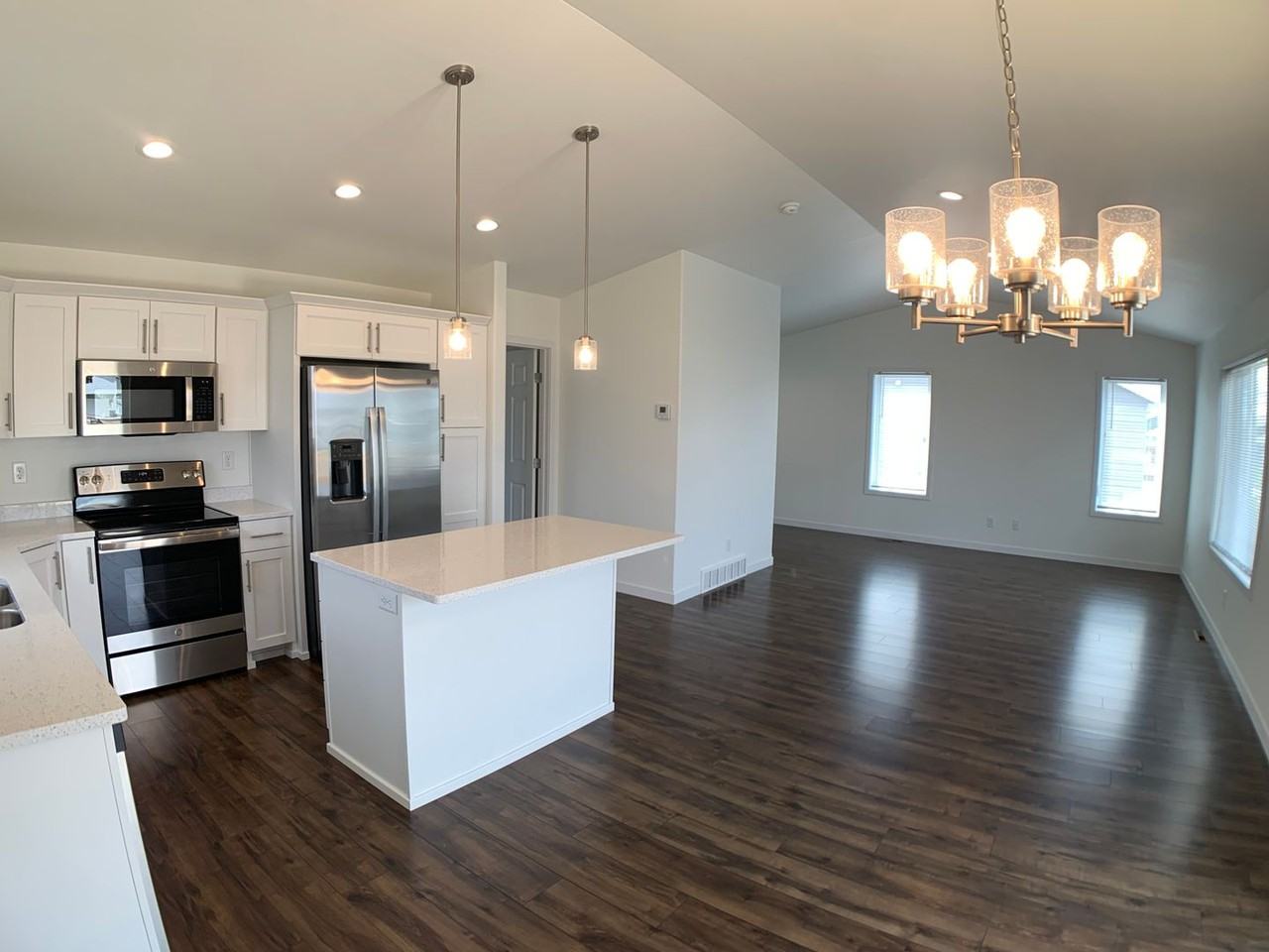 6879 Joseph St - Photo 2 of 41