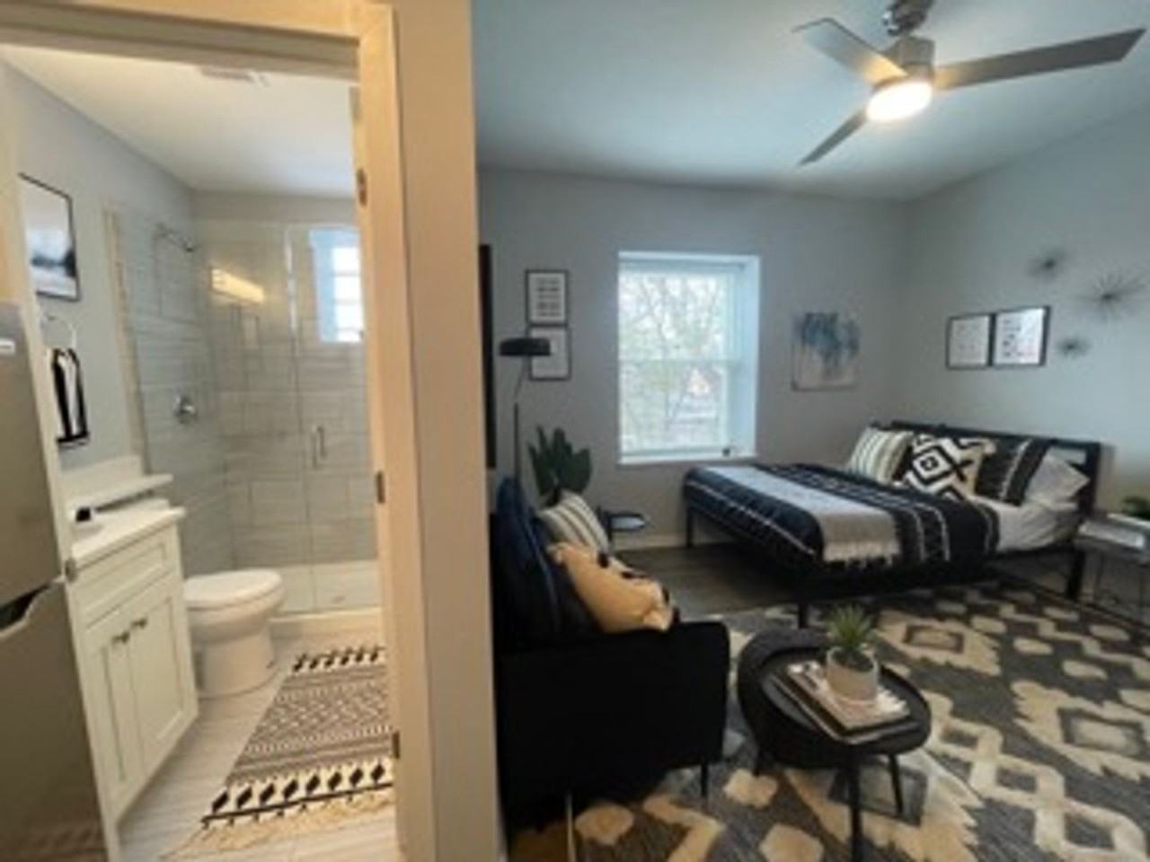 5240 5240 N. Winthrop - 412 #412 - Photo 4 of 15