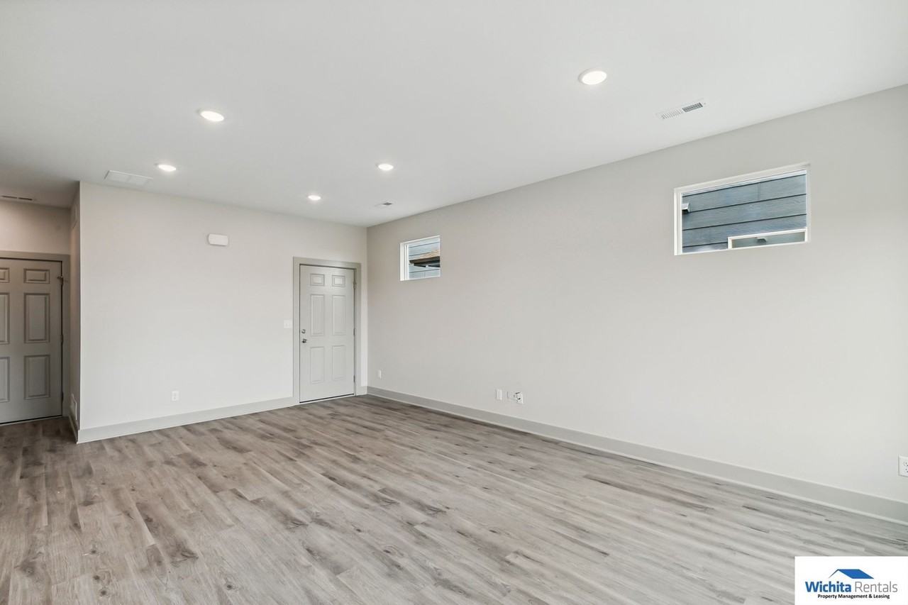 7237 E 34th St N - Photo 3 of 16