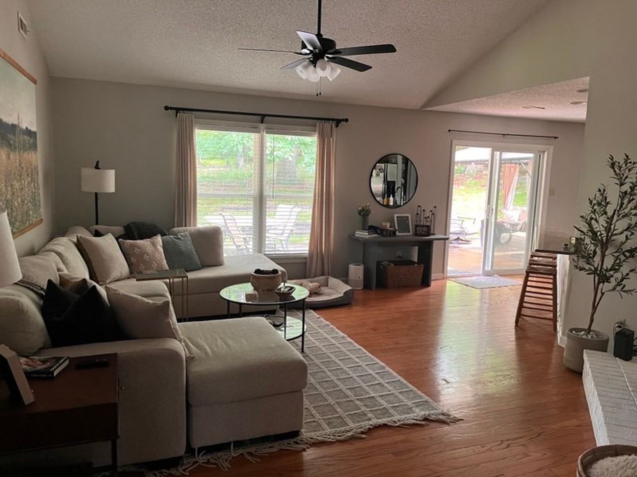 1412 Clear Brook Dr - Photo 3 of 17