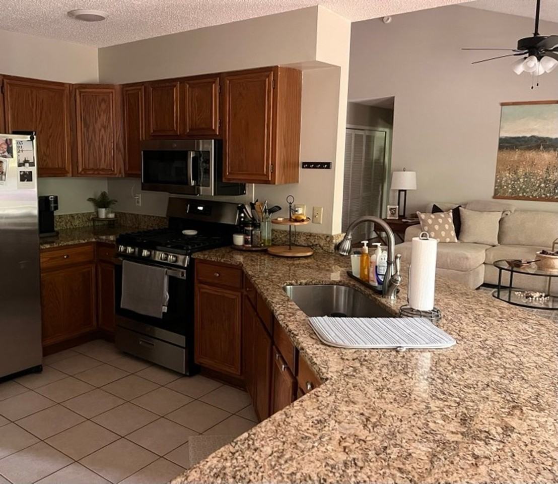 1412 Clear Brook Dr - Photo 6 of 17
