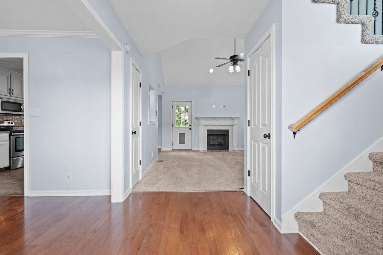 2916 Brewster Dr - Photo 2 of 31