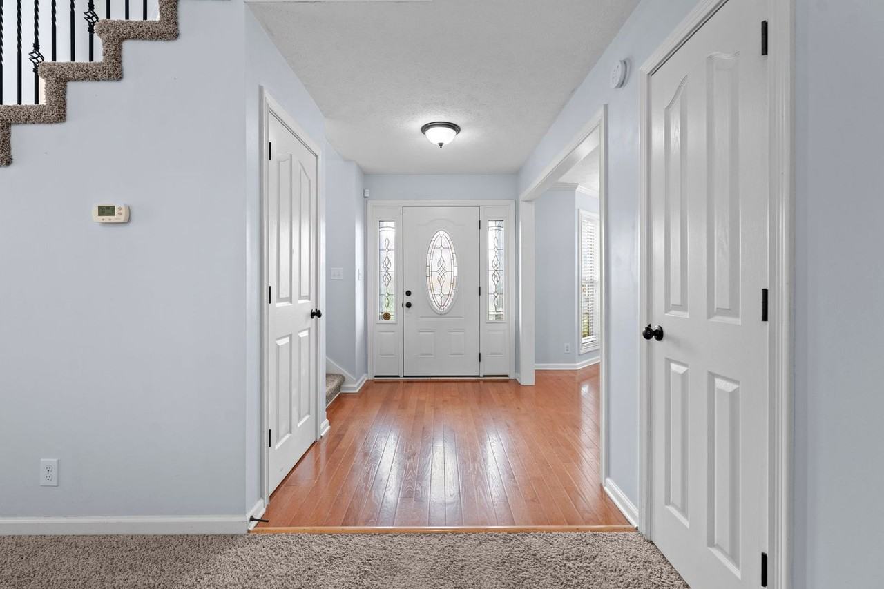 2916 Brewster Dr - Photo 3 of 31