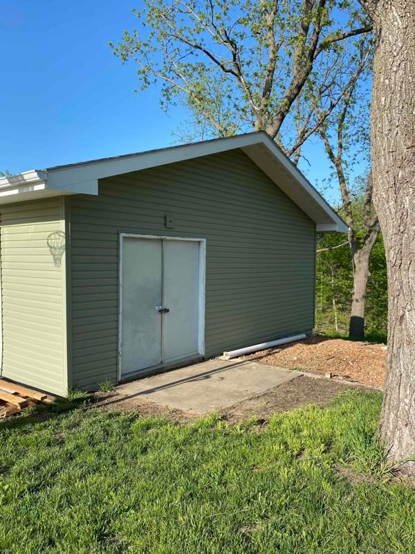 723 S 3rd St - Photo 3 of 15