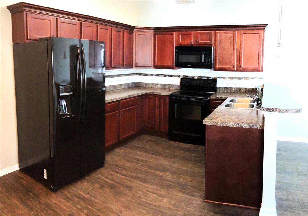 207 Sebring Ln - Photo 2 of 8