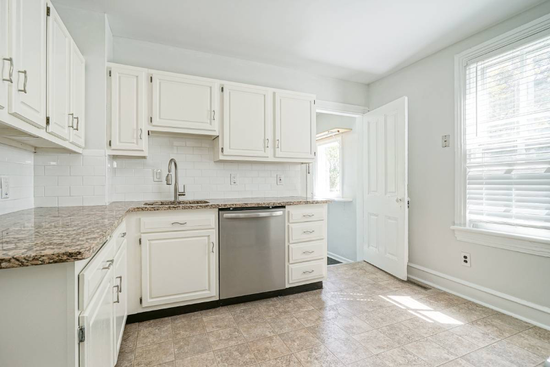 23 Walnut St - Photo 3 of 6