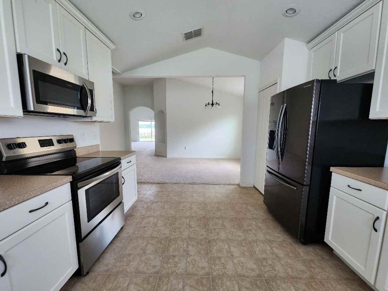 737 Buccaneer Blvd - Photo 6 of 31
