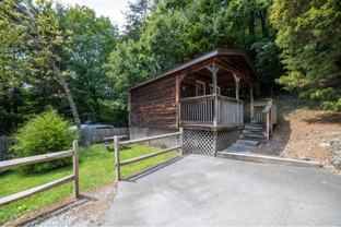 496 Pearl Ln - Photo 1 of 1