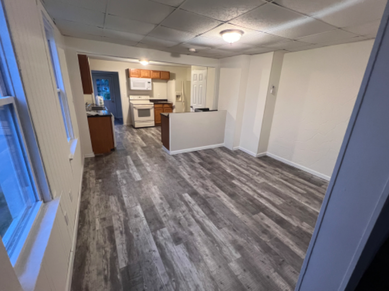 2509 S Snyder Ave - Photo 2 of 7
