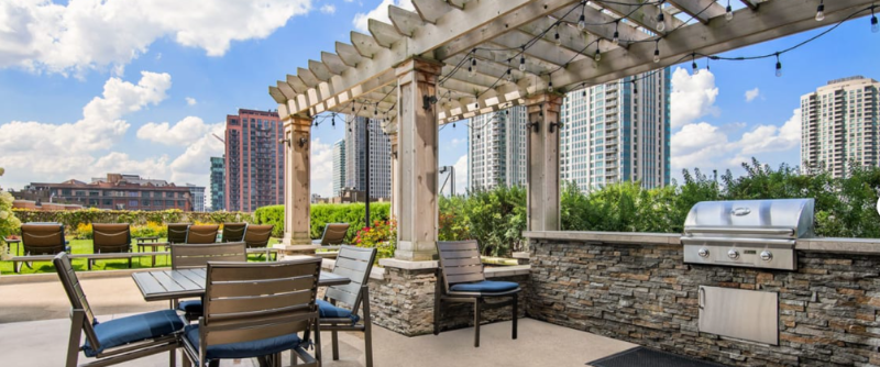 305 N Canal St - Photo 5 of 6