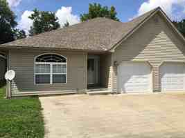 featured image of 719 E Madison St
