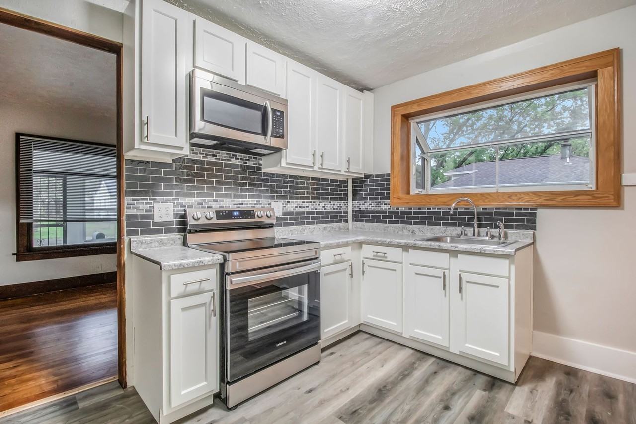 548 Dayton Avenue - Photo 4 of 15