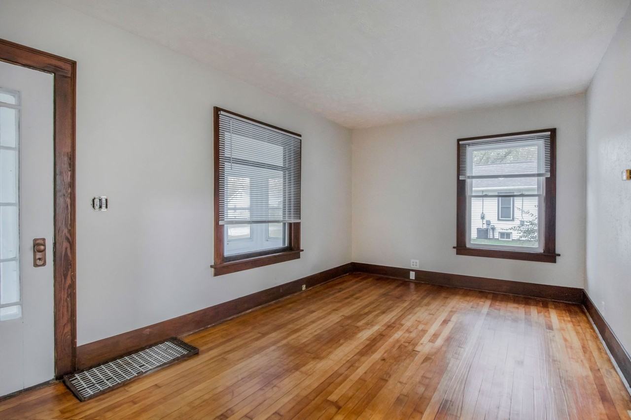 548 Dayton Avenue - Photo 6 of 15