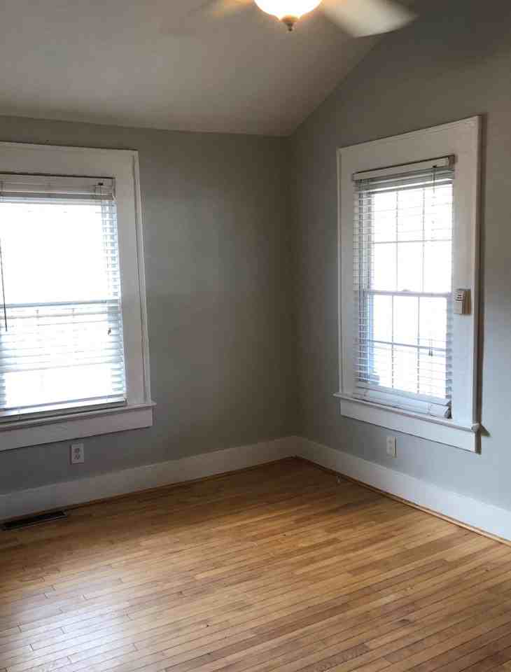 441 Kendrick Avenue Southeast - Photo 3 of 24