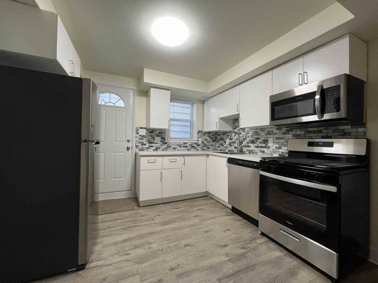 2677 S 18th St - Photo 5 of 44