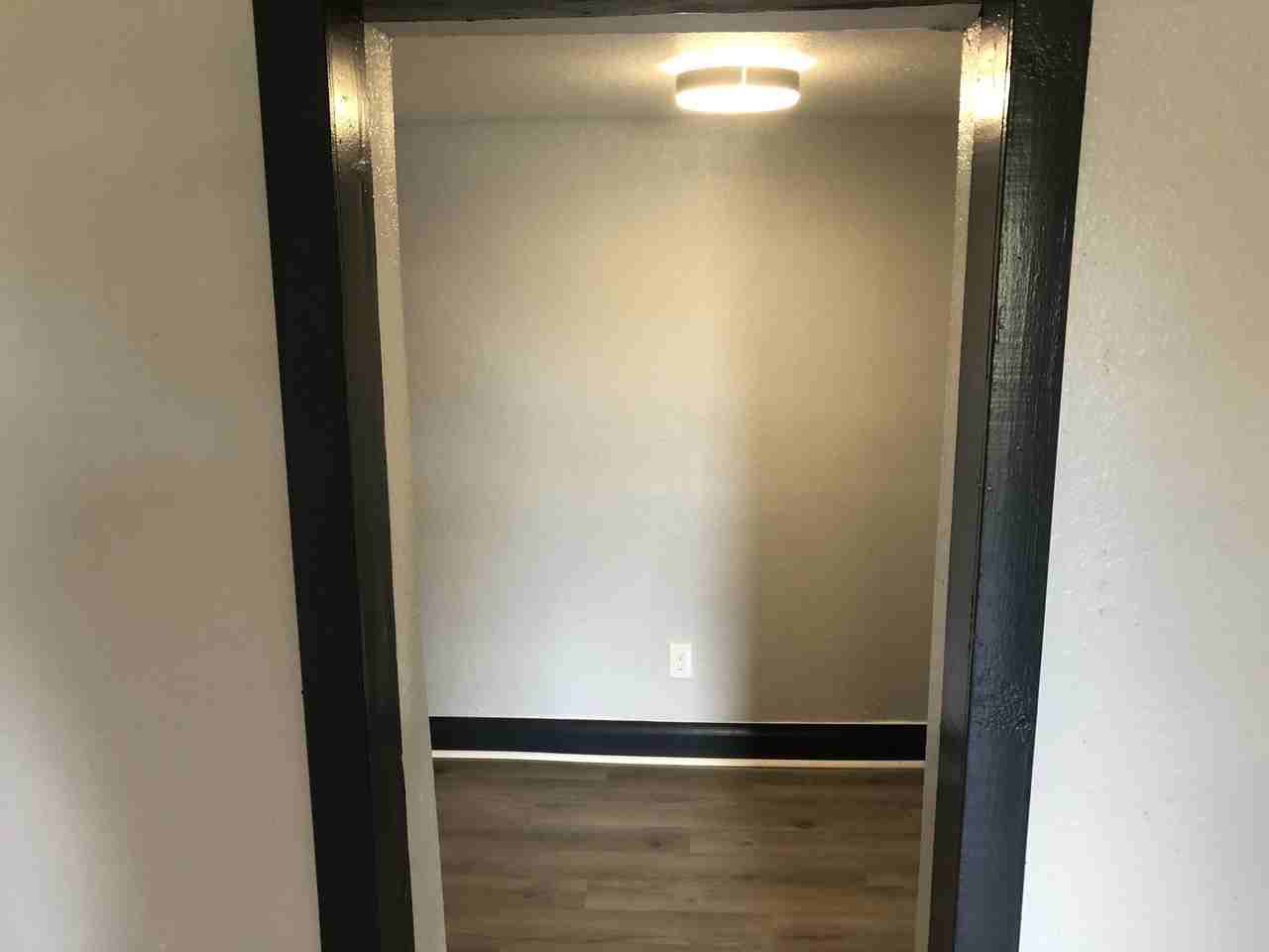 1105 W Grace St - Photo 2 of 17