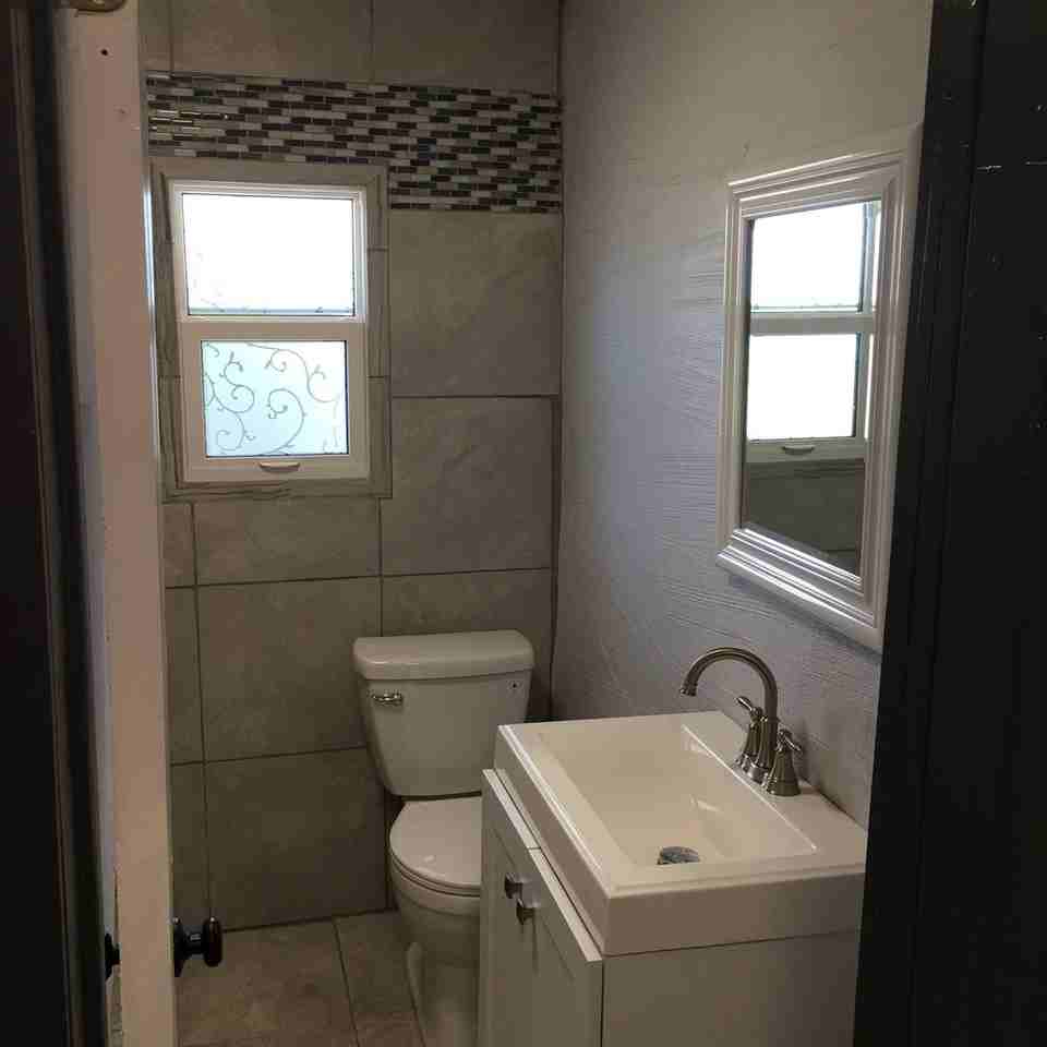 1105 W Grace St - Photo 3 of 17