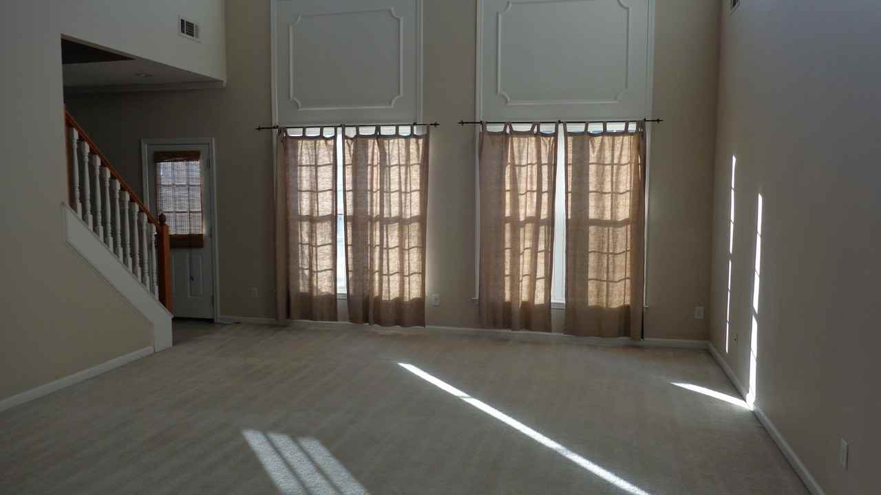 9171 Ivy League Ln - Photo 3 of 16