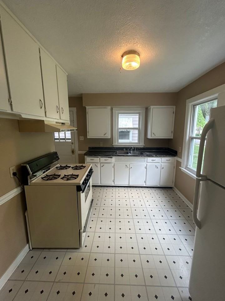 4422 Gaywood Dr - Photo 3 of 7