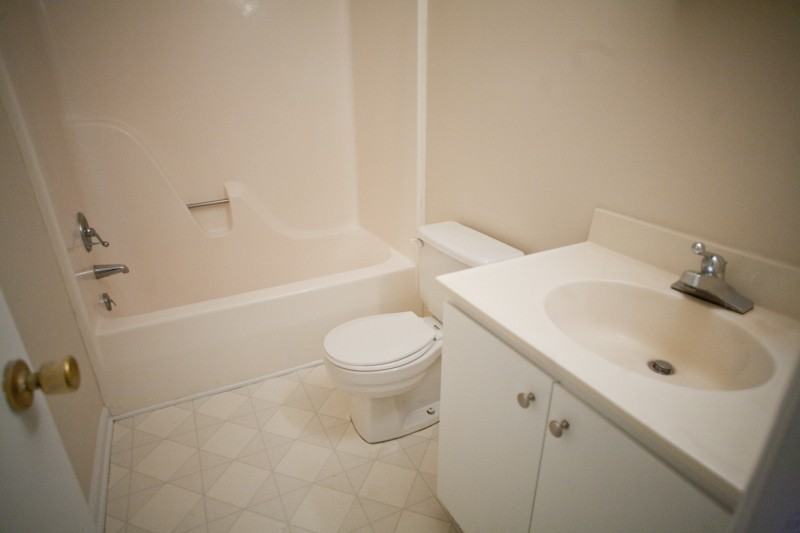 212 212 5 McCauley Street - Photo 5 of 8
