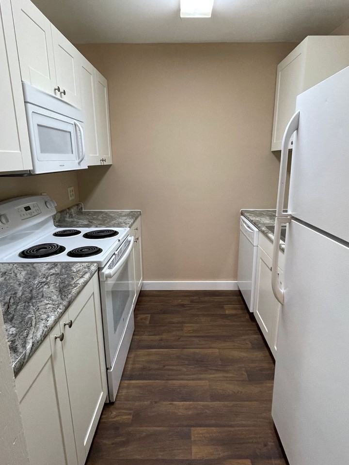 5218 Oregon Ave N - Photo 2 of 19