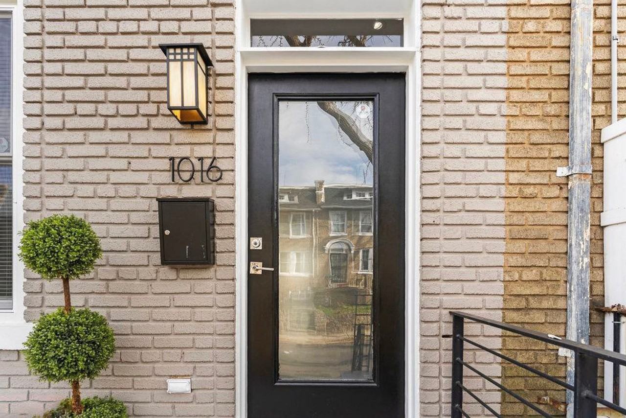 1016 Quebec Pl NW - Photo 2 of 33