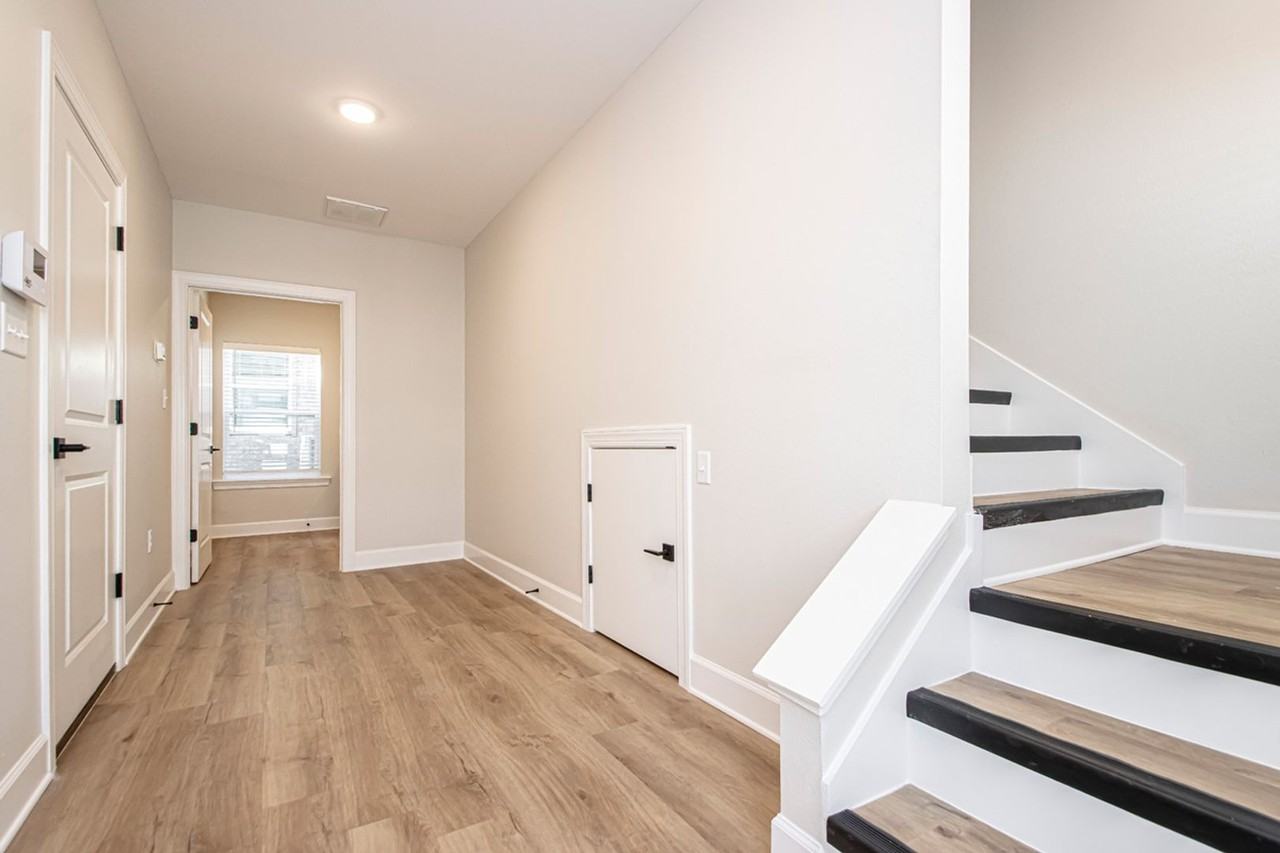 1220 W. 4th Street - Photo 5 of 33