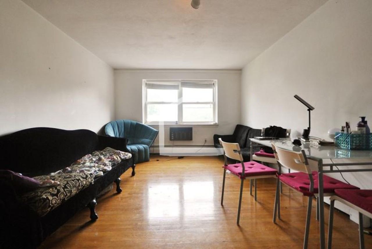 10 Commonwealth Ct - Photo 4 of 7