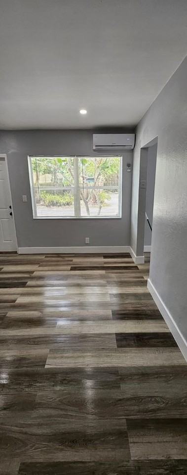 Israel Triple - Photo 2 of 15