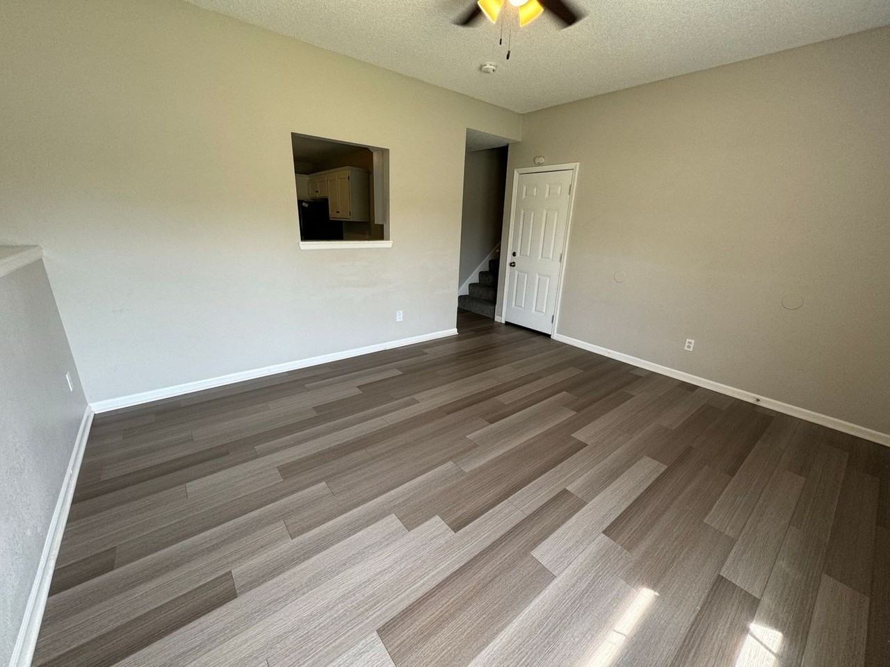 649 N Queen Ridge Ct - Photo 2 of 12