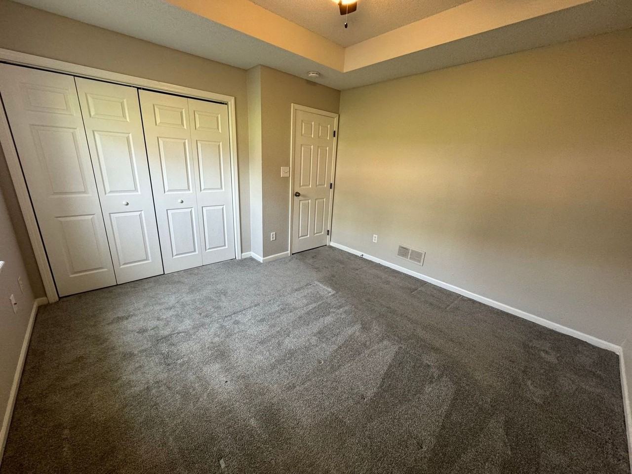 649 N Queen Ridge Ct - Photo 7 of 12