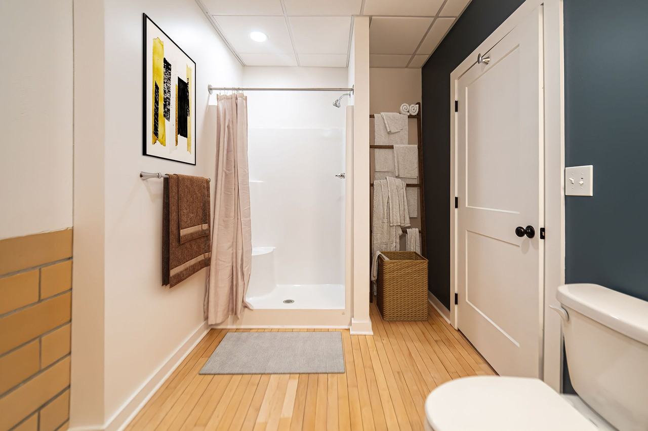 215 N 8th St #207 - Photo 3 of 6