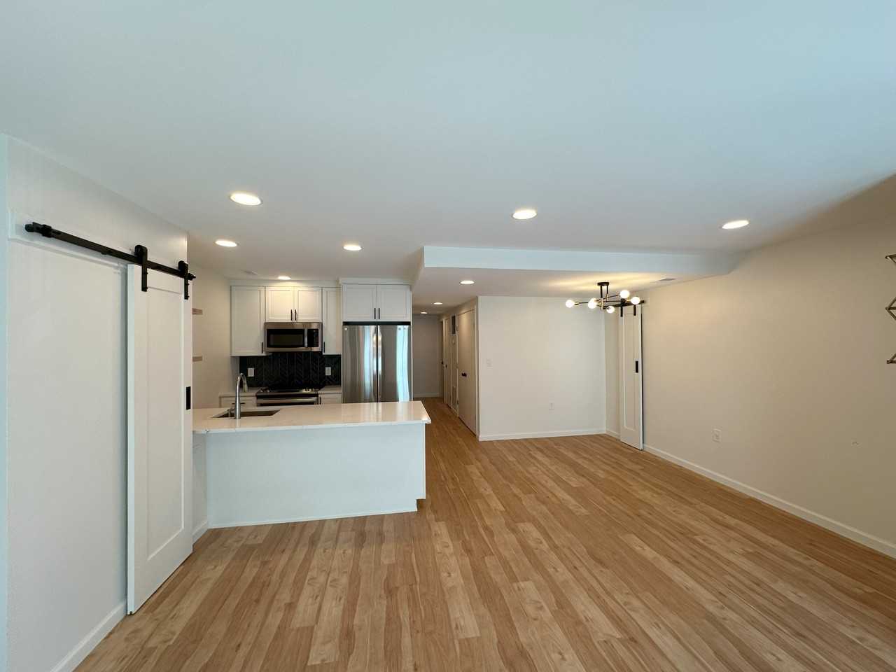 8 W Hill St #NA - Photo 2 of 11