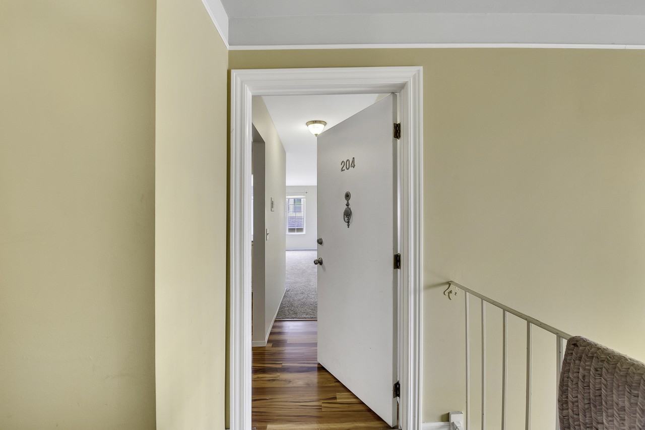 1150 Catalpa Dr #204 - Photo 2 of 18