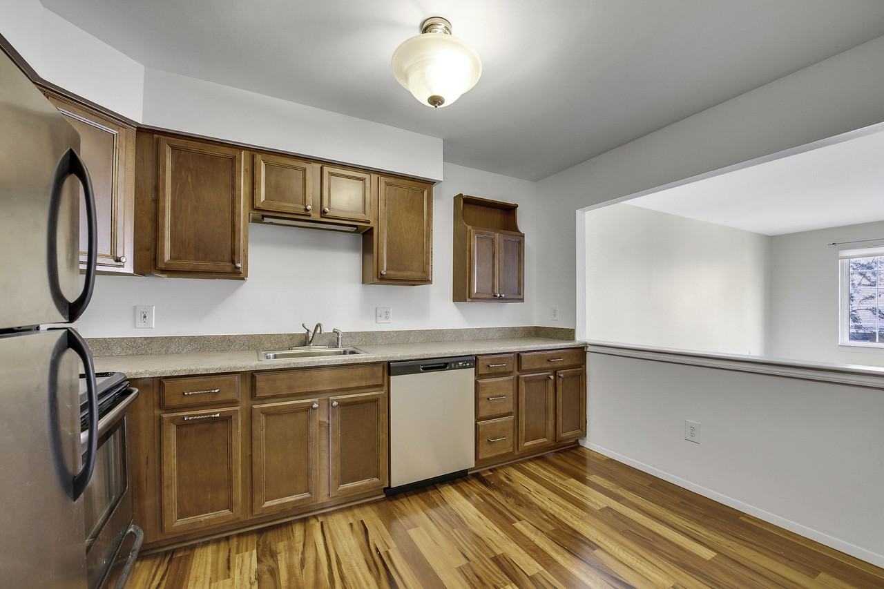 1150 Catalpa Dr #204 - Photo 4 of 18