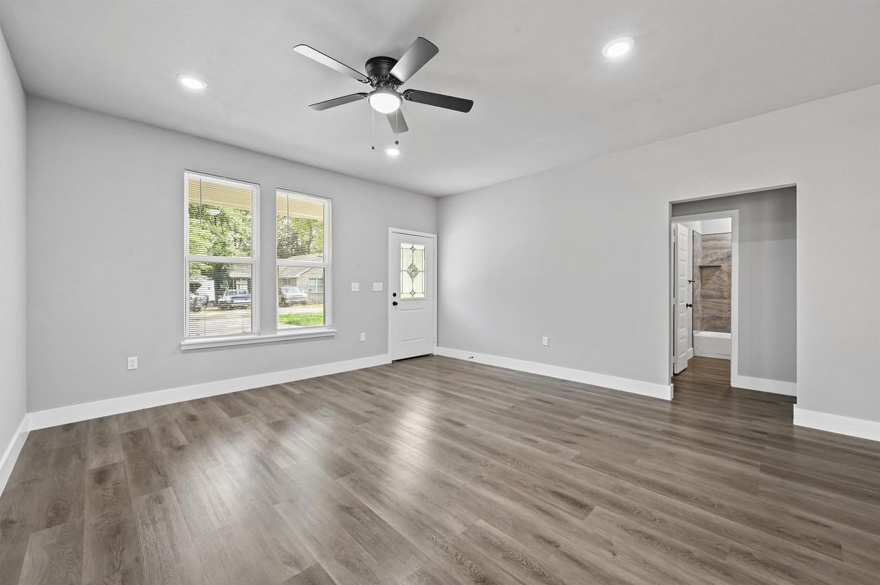 6147 Shawnee Dr #1 - Photo 3 of 19