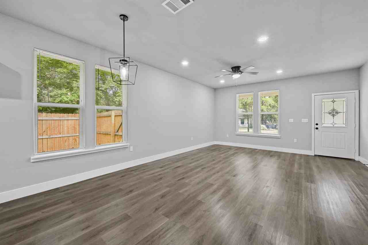 6147 Shawnee Dr #1 - Photo 5 of 19