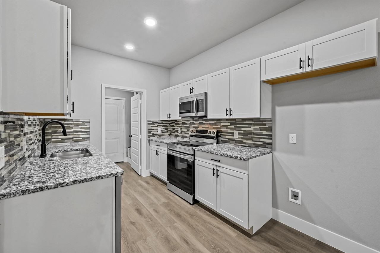 6147 Shawnee Dr #1 - Photo 7 of 19