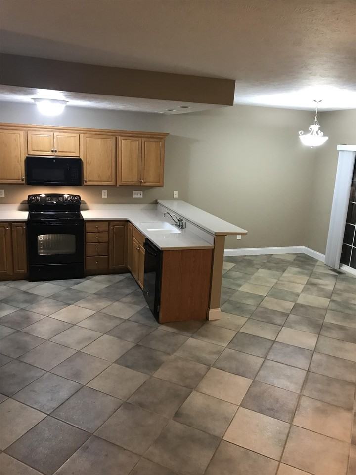 114 Wintergreen Dr #114 - Photo 2 of 13