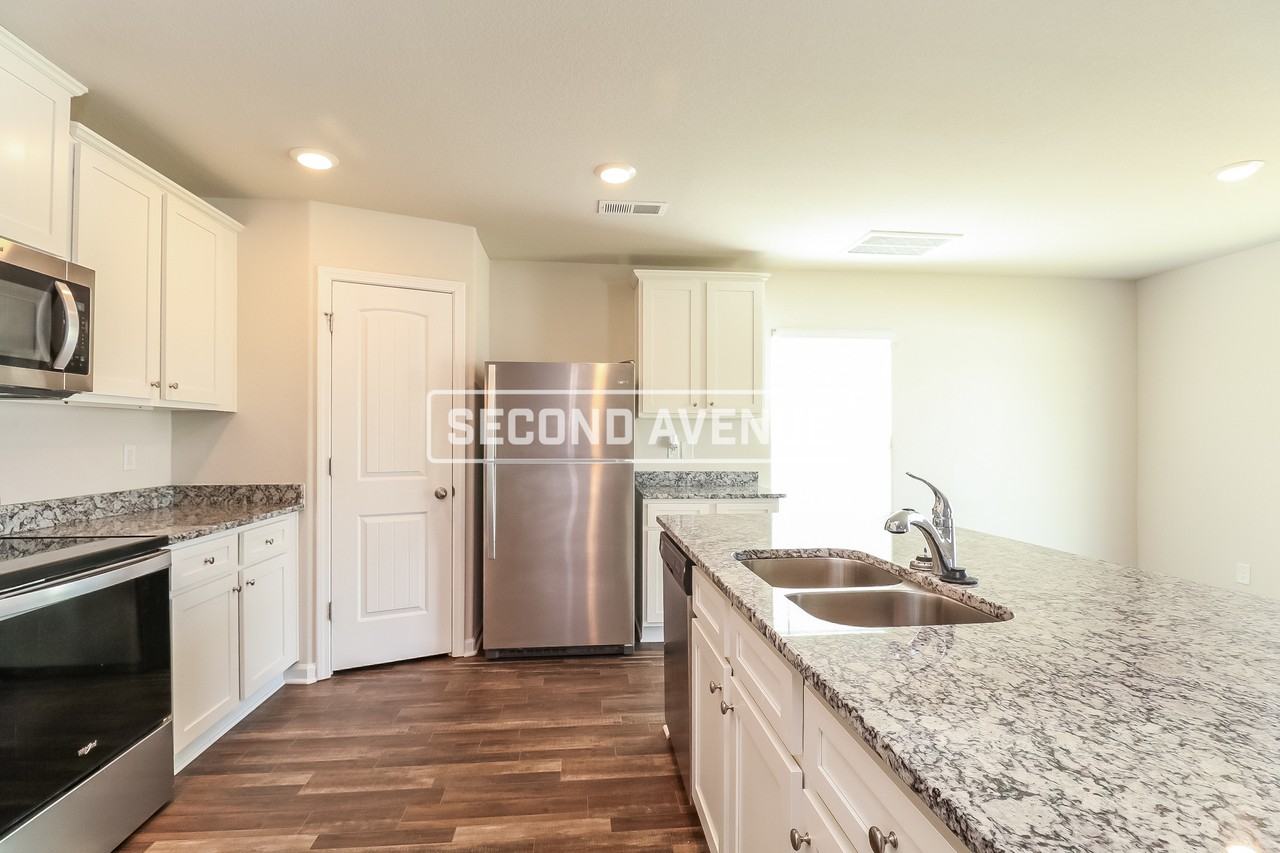 622 Wild Tulip Ct - Photo 4 of 31